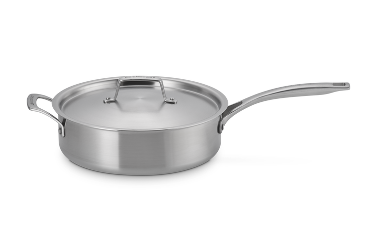 Sautè  Essential 26 cm con manico lungo, maniglia e coperchio
