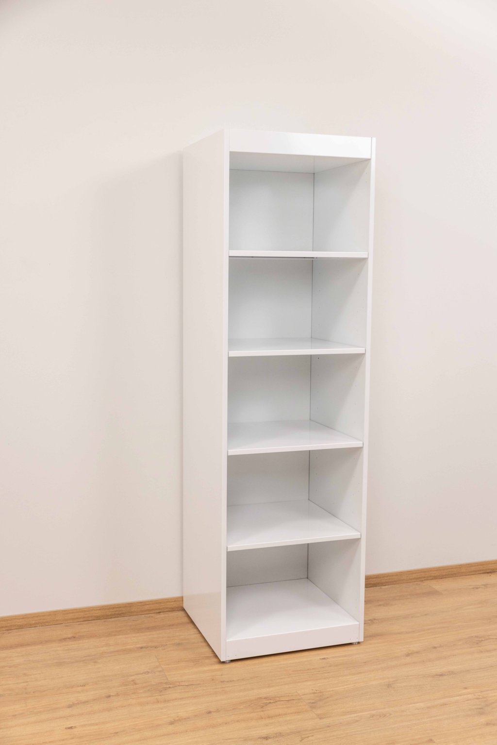 Scaffale per dispensa