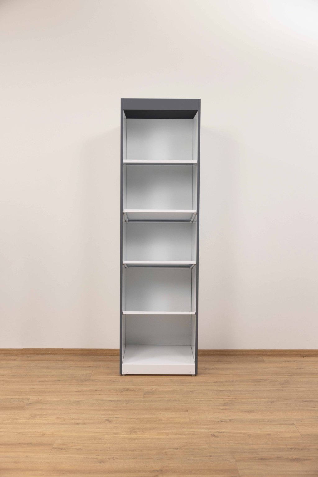 Scaffale per dispensa